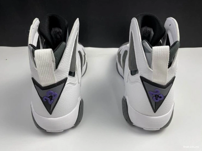 One Kick (2021) Flint CU9307-100 Retro 7 Jordan 0728